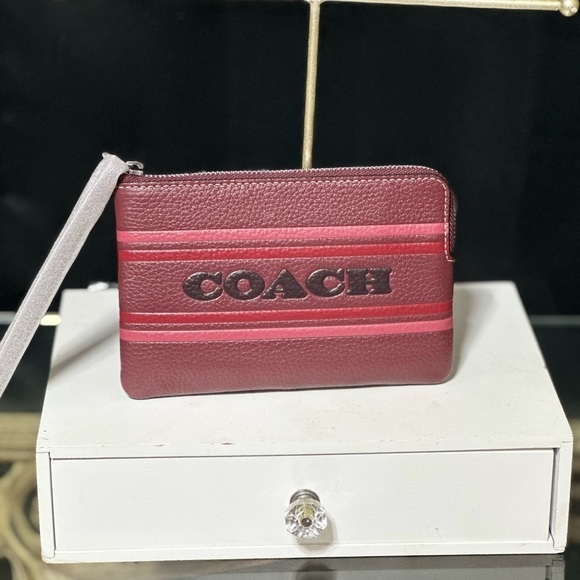 Coach Handbags - Coach wristlet